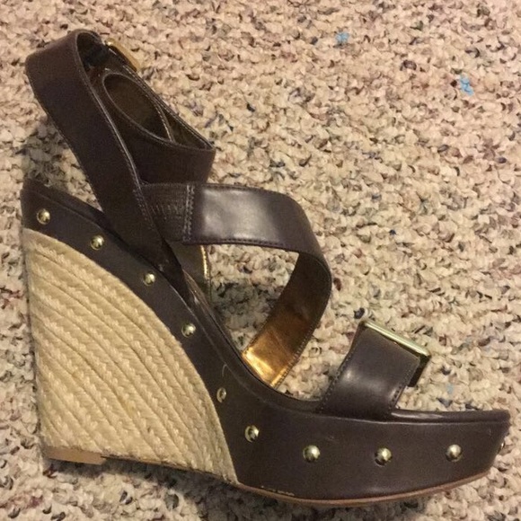 Brown Heels by Guess - Picture 4 of 8